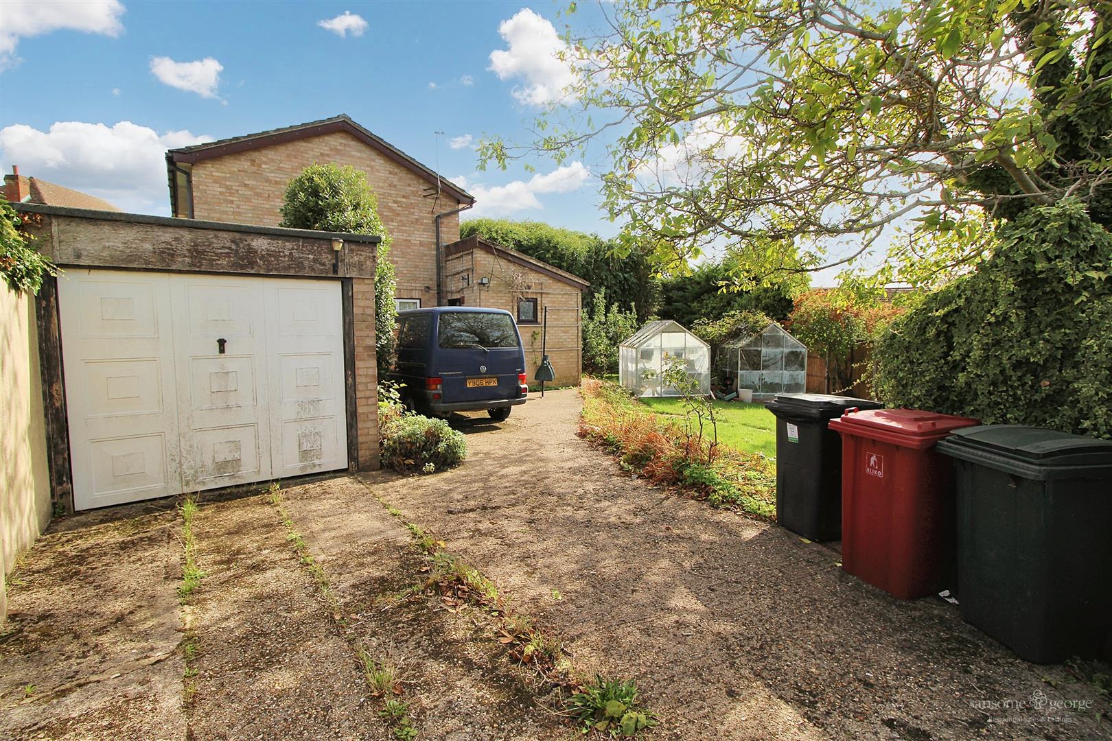 Fircroft Close, Tilehurst, Reading